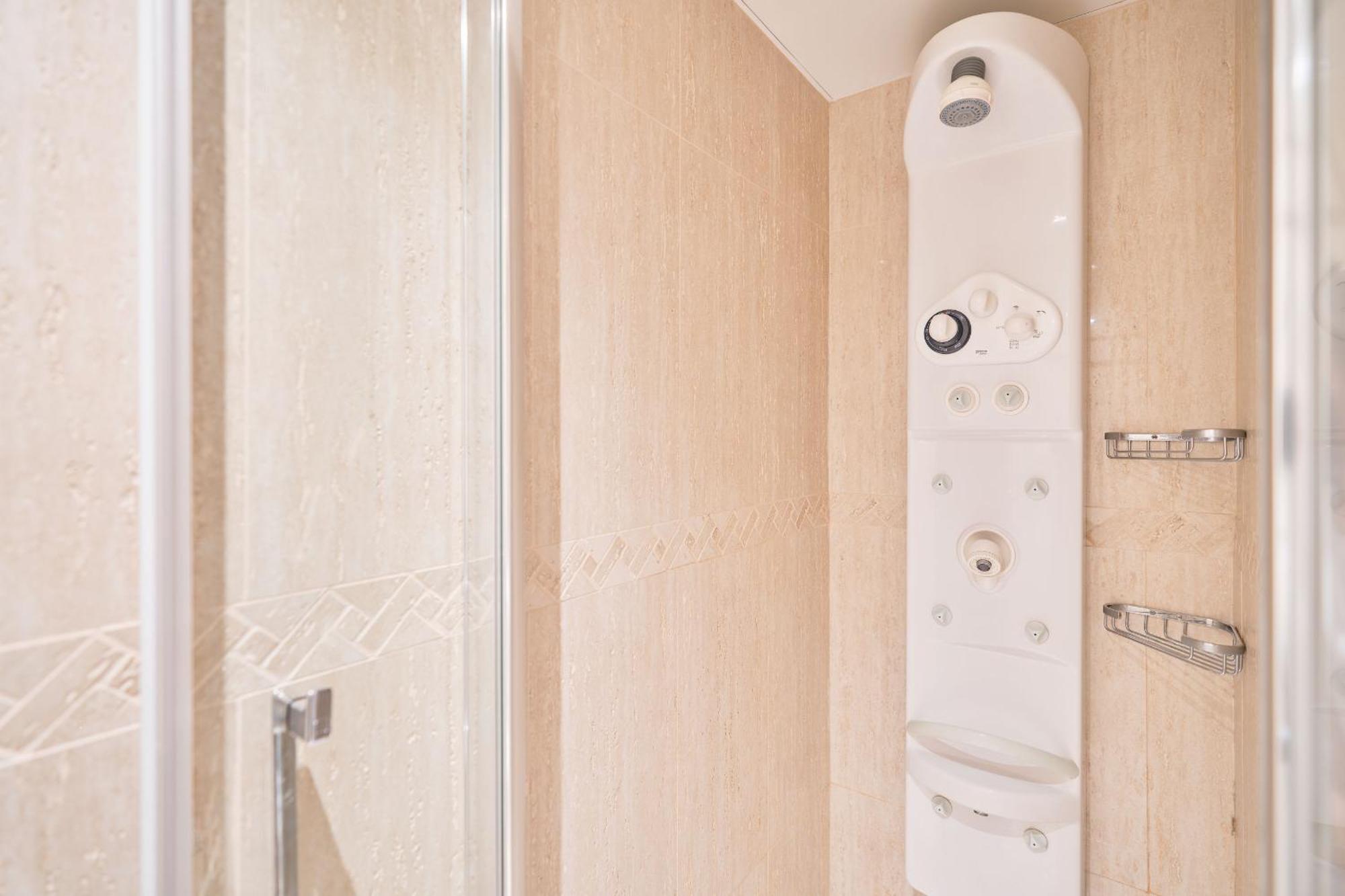 Eden Rentals Altavista Suites Apto Torre 1 산타크루스데 테네리페 외부 사진